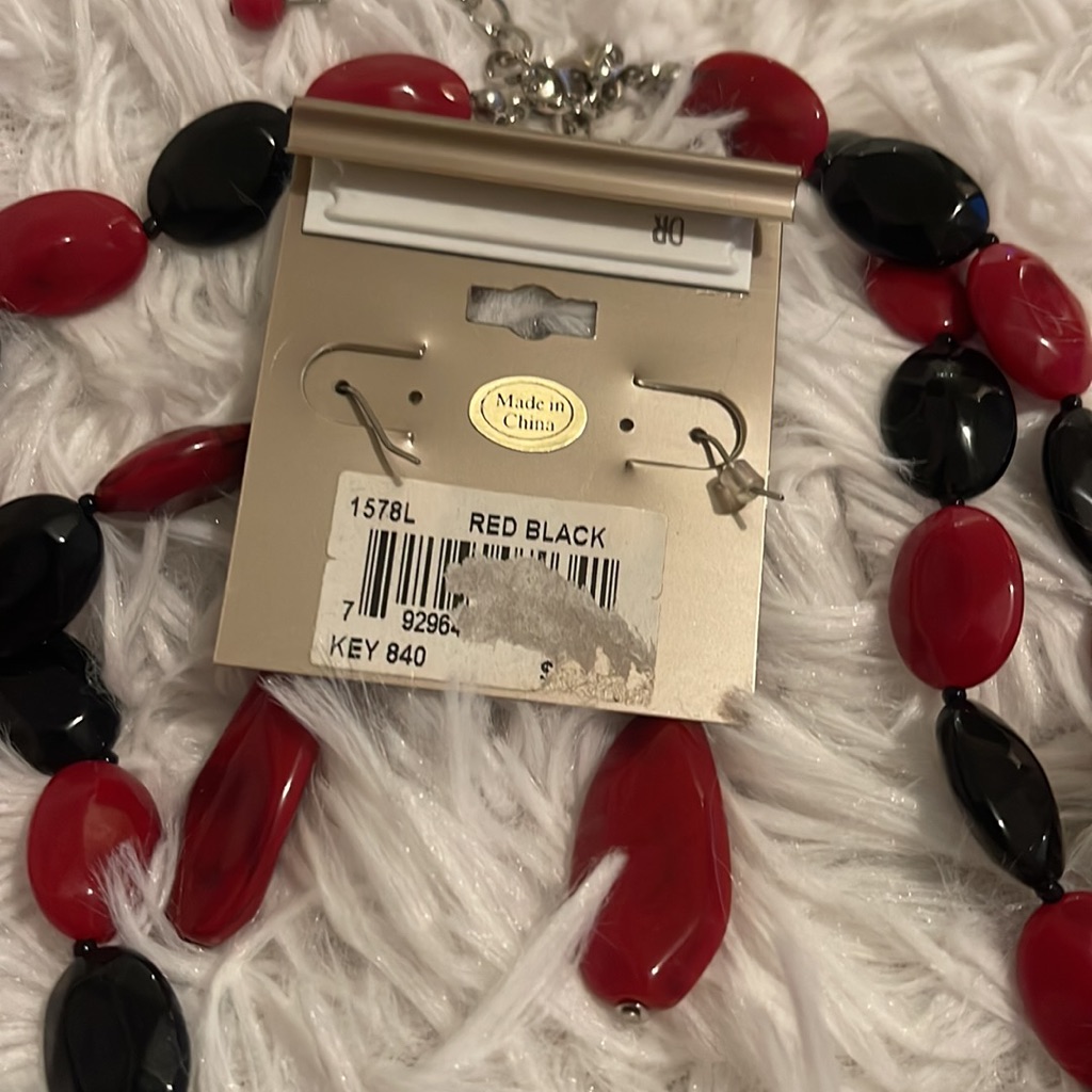 Massini Necklace And Earring Set 10$